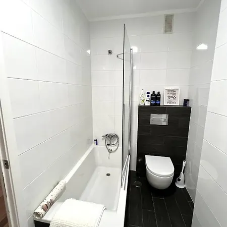 Lejlighed 3 Bedrooms At Villagarcia De Arosa 200 M Away From The Beach With Sea View Furnished Balcony And Wifi