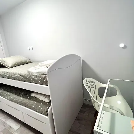 3 Bedrooms At Villagarcia De Arosa 200 M Away From The Beach With Sea View Furnished Balcony And Wifi