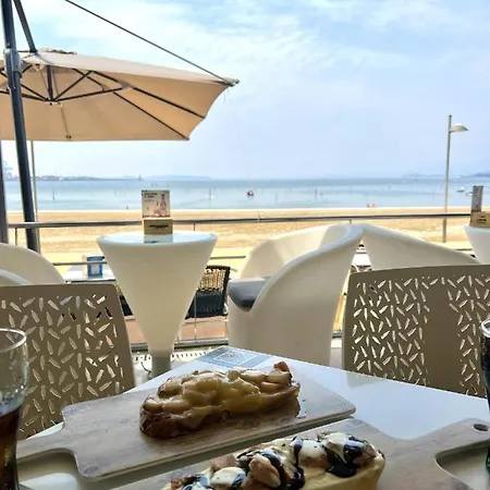 Lejlighed 3 Bedrooms At Villagarcia De Arosa 200 M Away From The Beach With Sea View Furnished Balcony And Wifi *